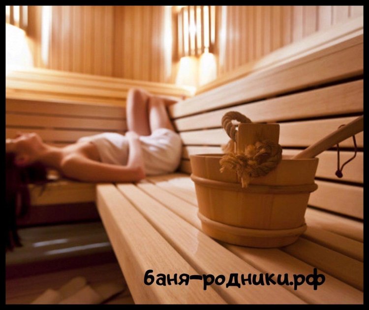 В парилке женской бани