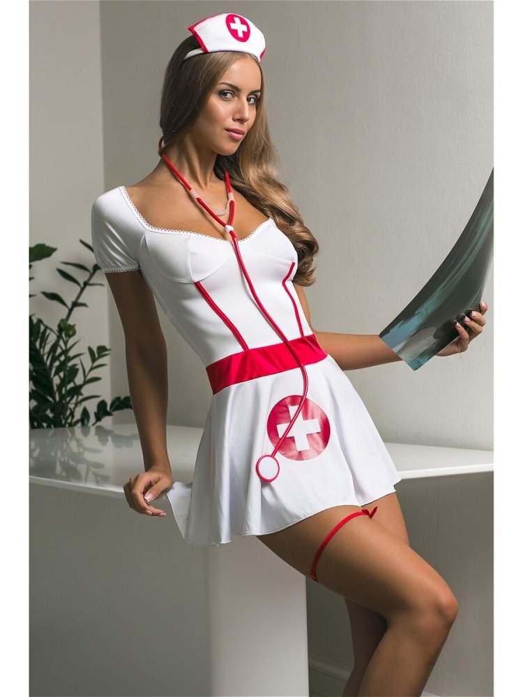 Девушка медсестра