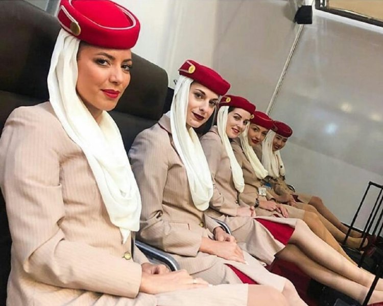 Стюардесса Александра эмиратес