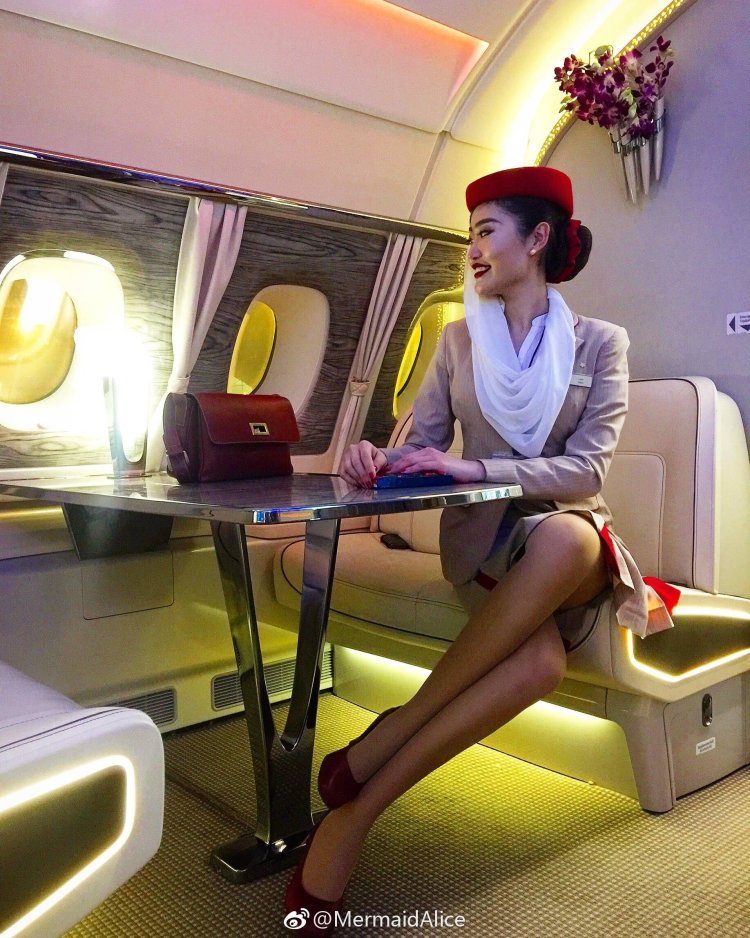 ИГ стюардессы Эмирейтс