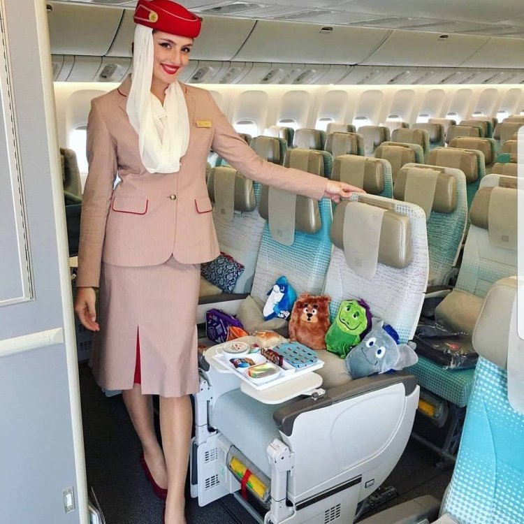 Форма Эмирейтс Бортпроводник