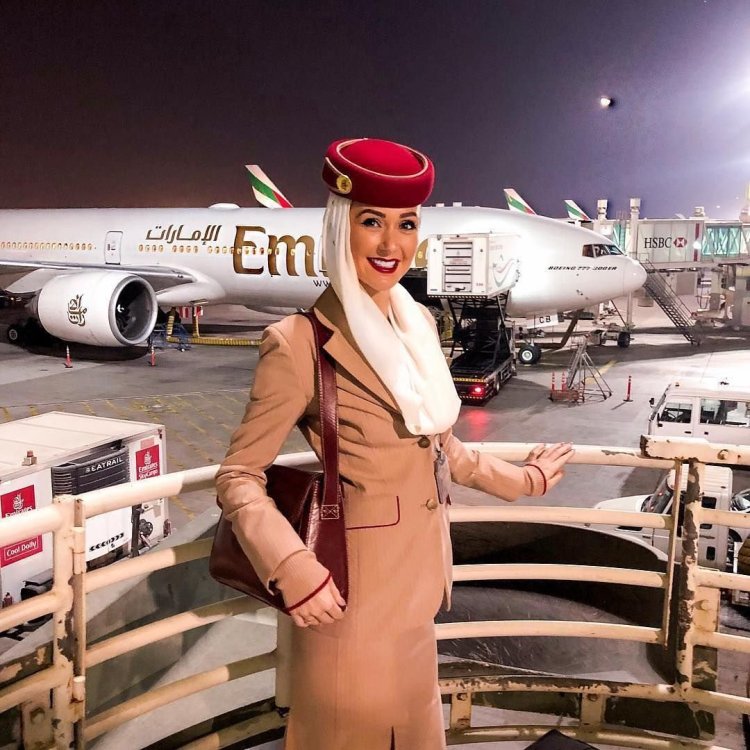 Авиалинии Дубай Эмирейтс стюардессы