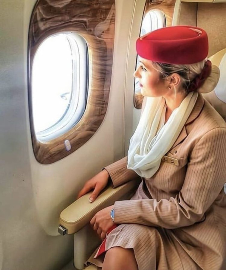 Стюардессы Эмирейтс