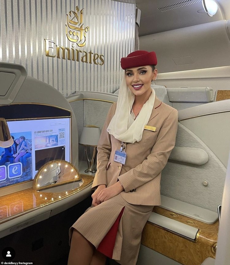 Форма стюардесс эмирейтс