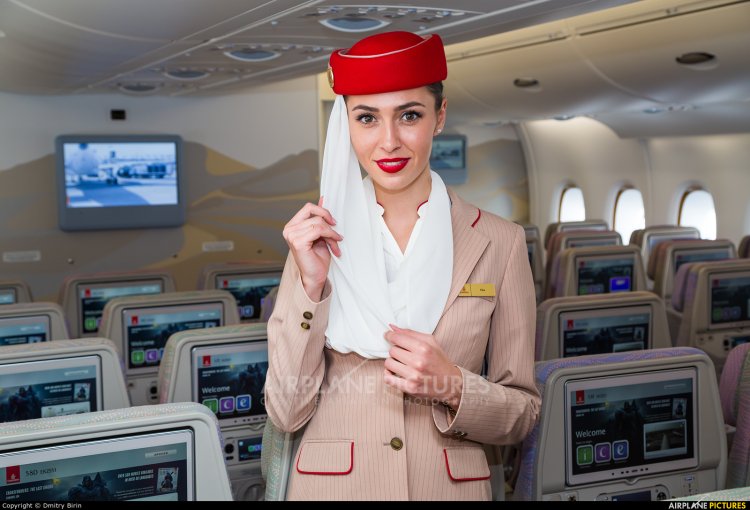 Emirates Airlines Flight attendant платок