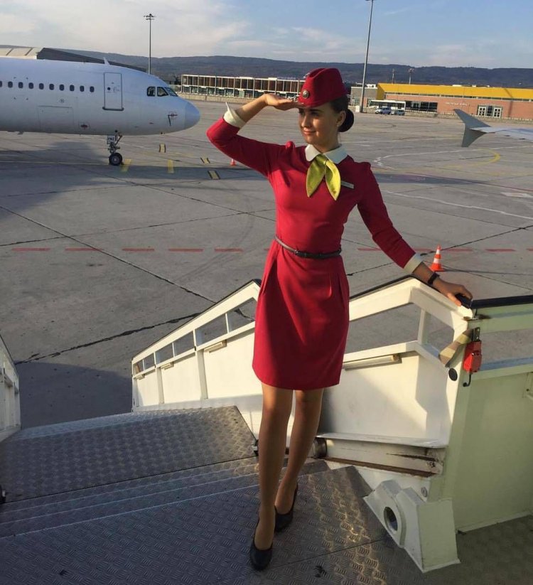 Клэр Кастл стюардесса