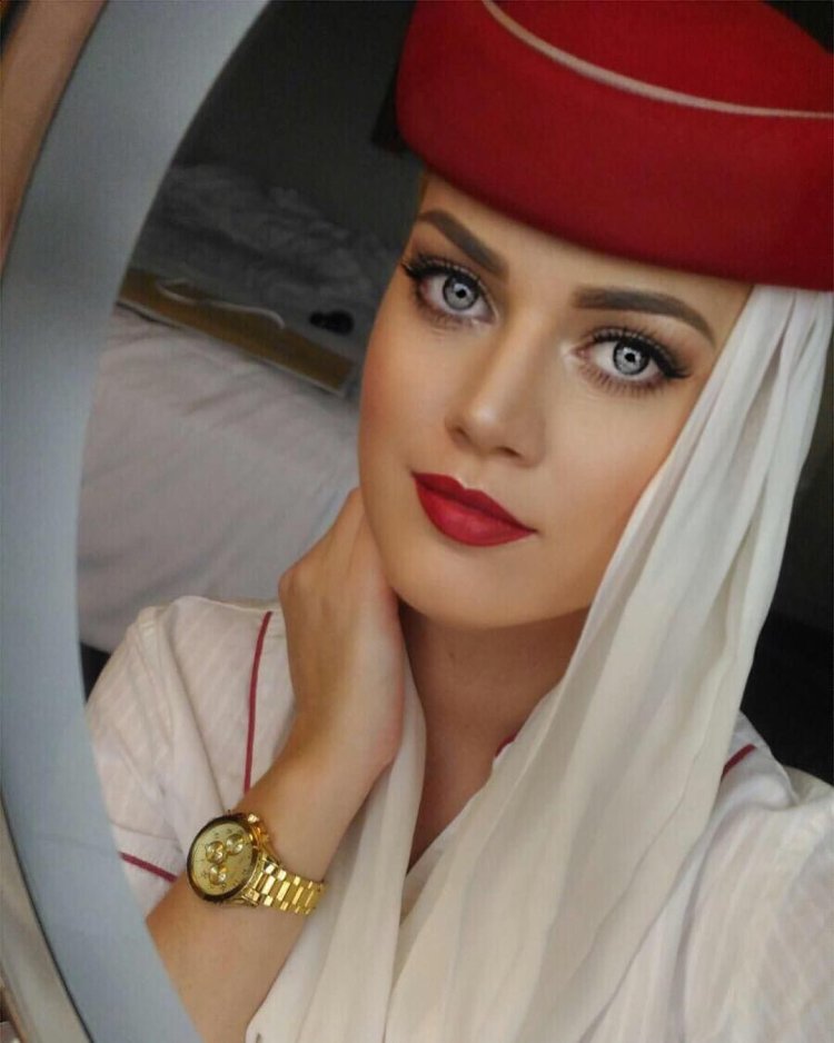 Стюардессы «Эмирейтс» (Emirates)