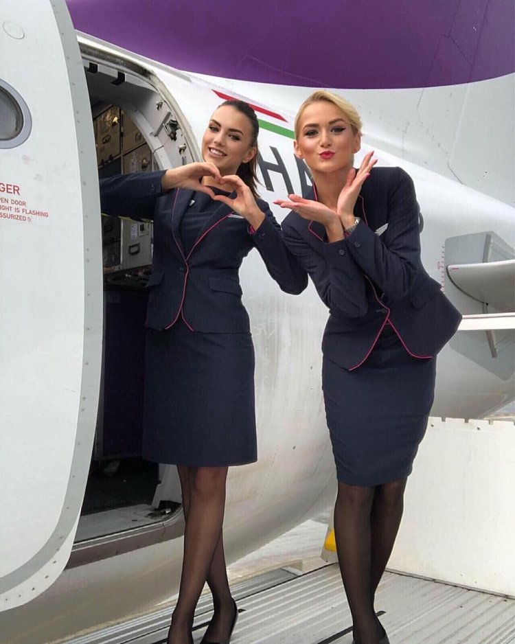 Wizz Air стюардессы