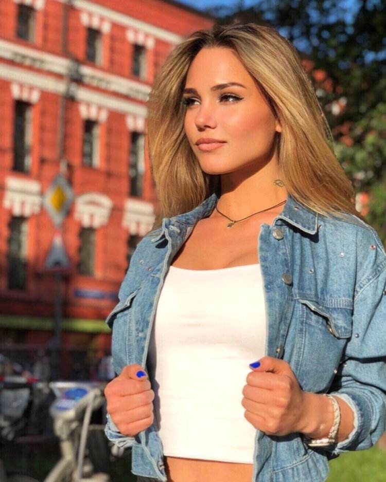 Яна Ромашкина журналист