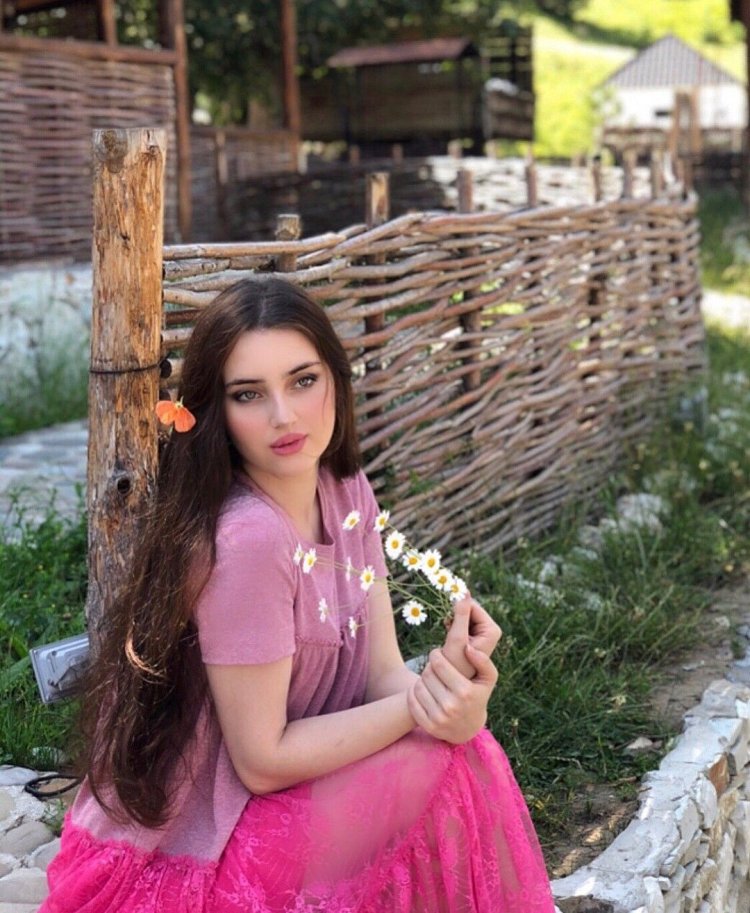 Чеченские девушки