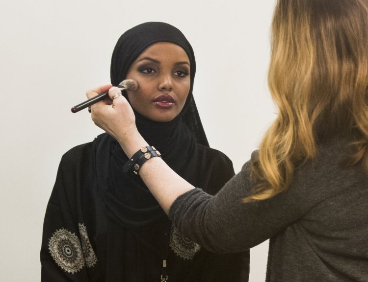 Девушки Саудовской Аравии в хиджабе