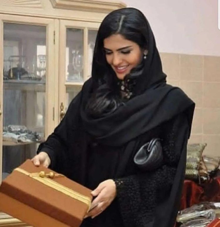 Амира Аль-Тавиль в хиджабе