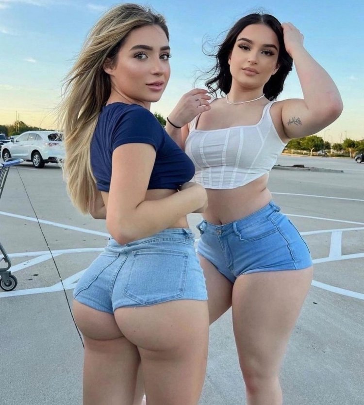 Пышная девушка