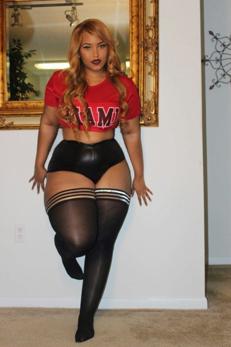 Плюс сайз Ванесса Блейк