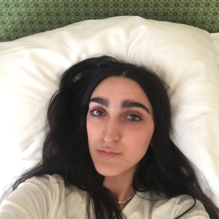 Модель Gucci Армине Арутюнян