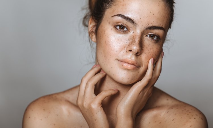 Эмили Коллинз родинки