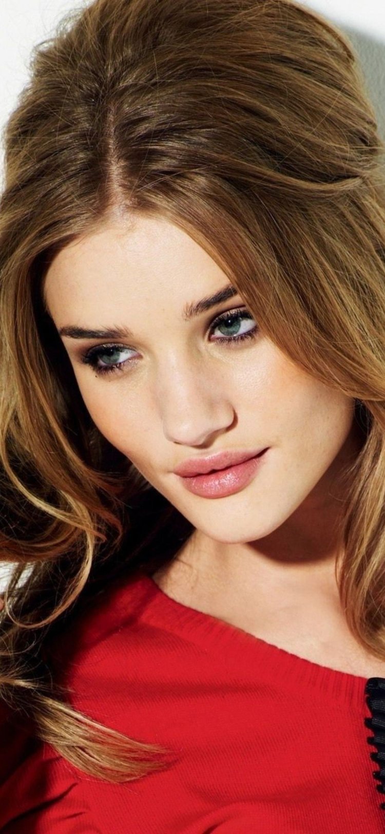 Роузи Хантингтон Карли Спенсер