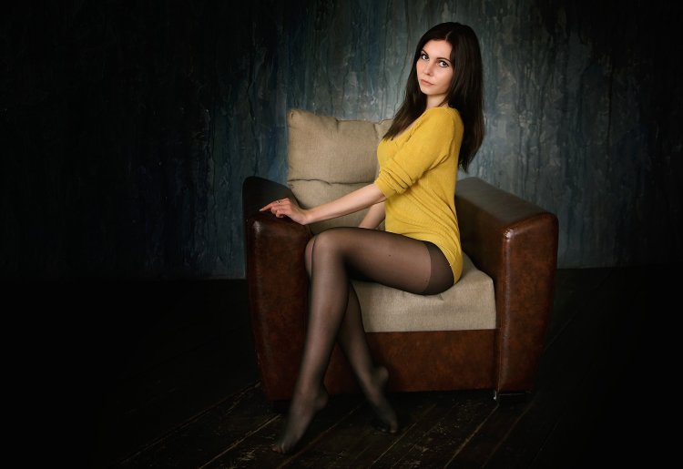 Девушки в чёрных колготках