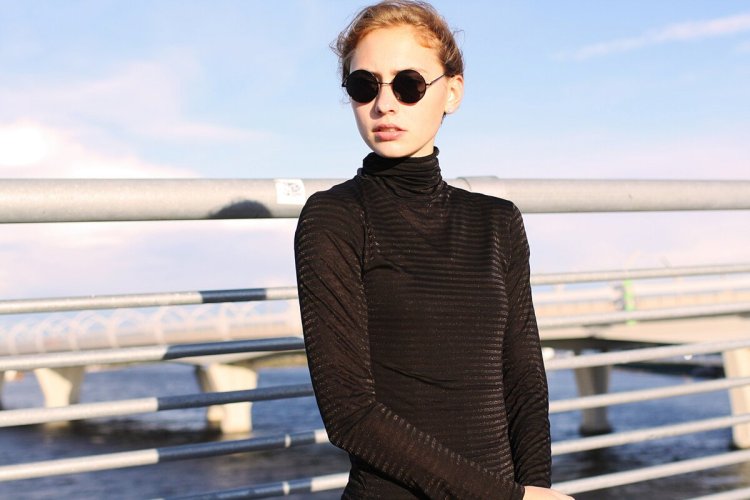 Черная водолазка