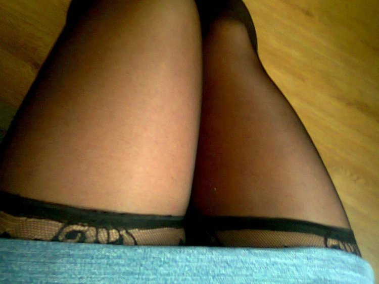 Ножки в чулочках домашние