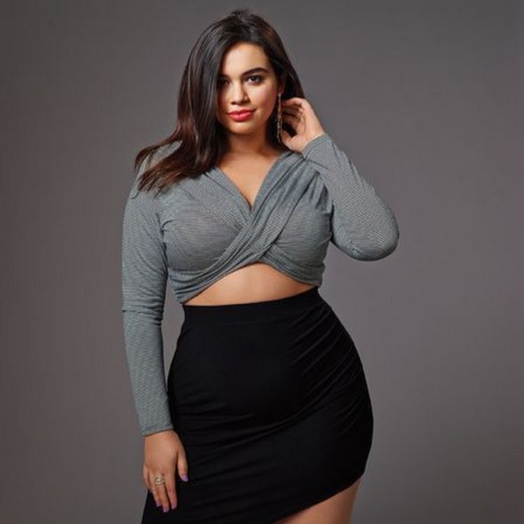 Модель плюс сайз Маркита Принг