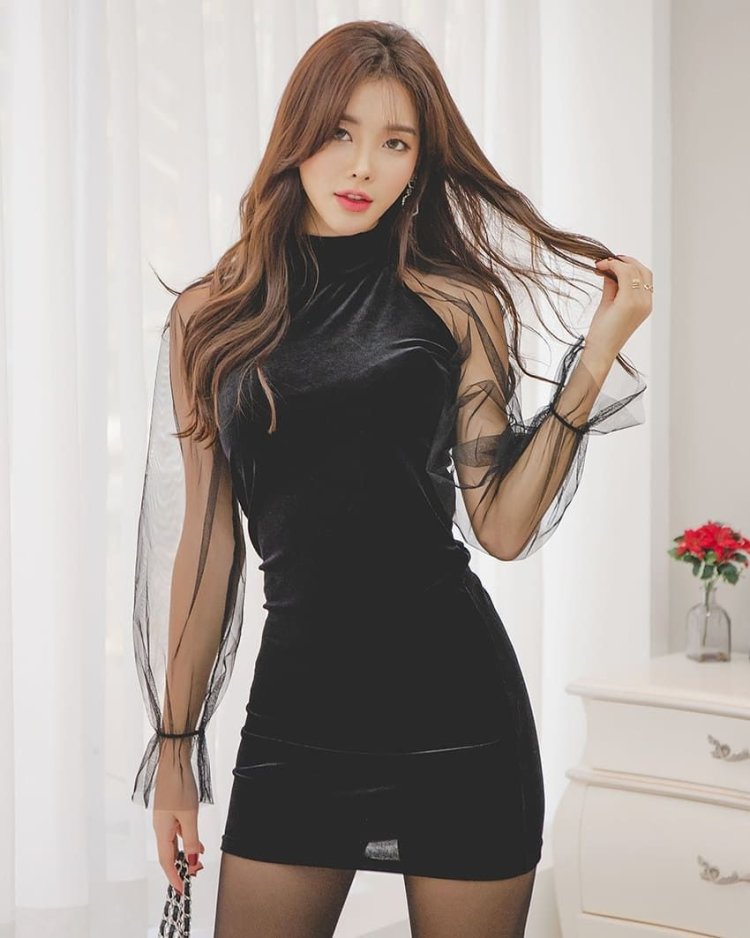 Корейские короткие платья