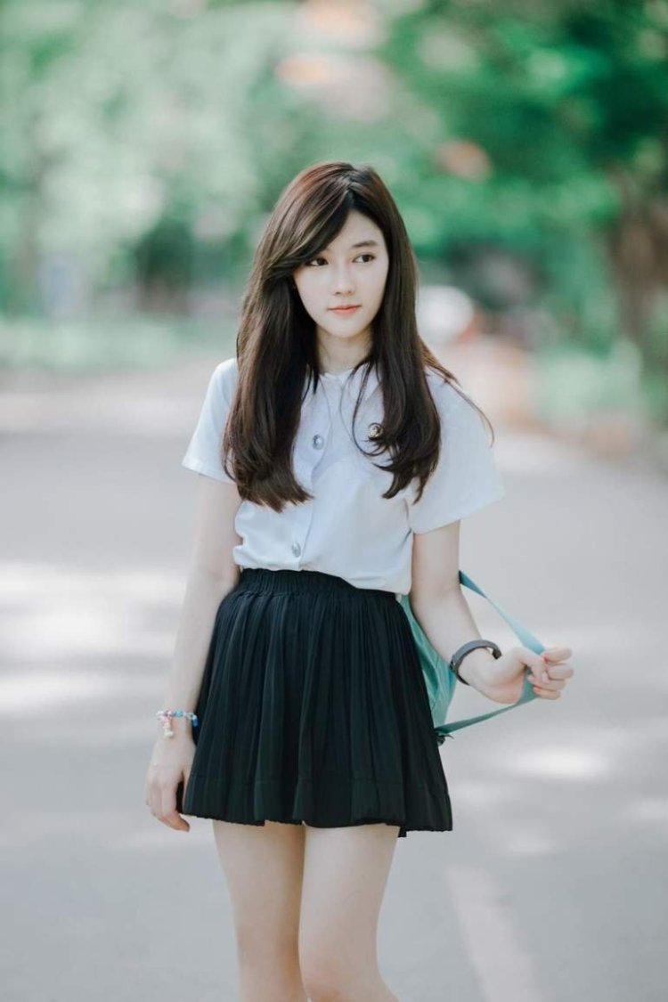 Корейские девушки в юбках