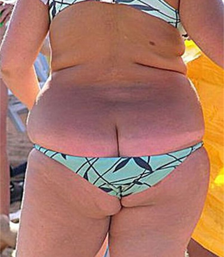 Толстые женщины в купальниках