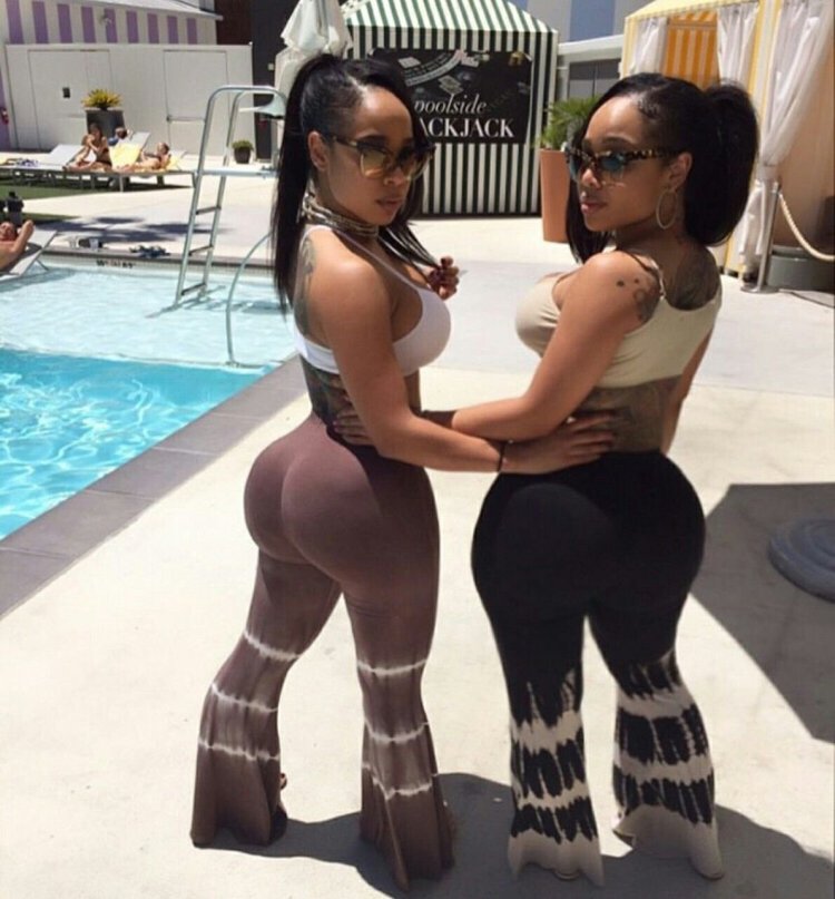 Чернокожие девушки с большими ягодицами