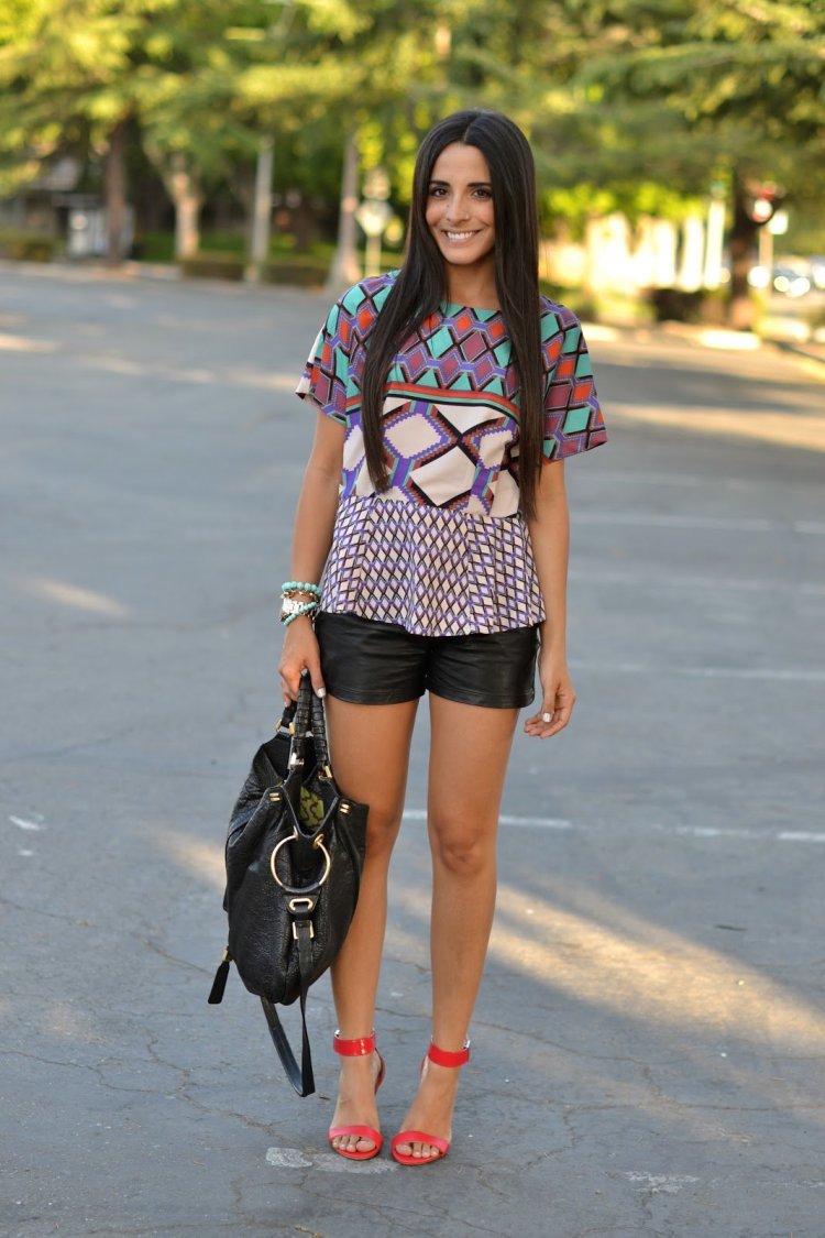 Красивая девушка в обычной жизни