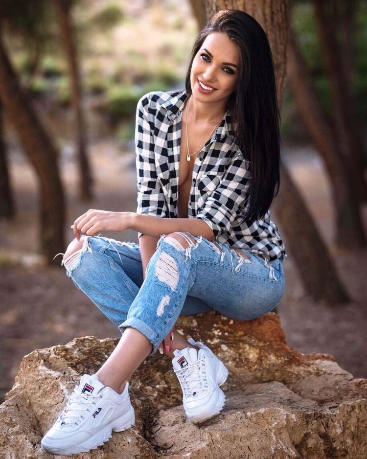 Красивые брюнетки