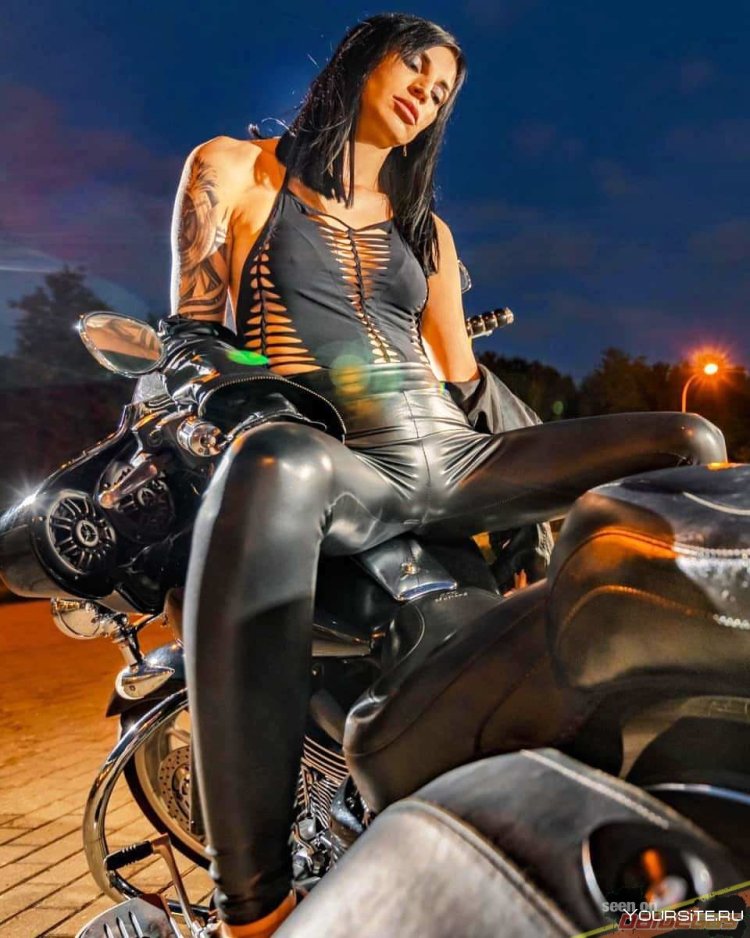 Дарья Полякова байкер