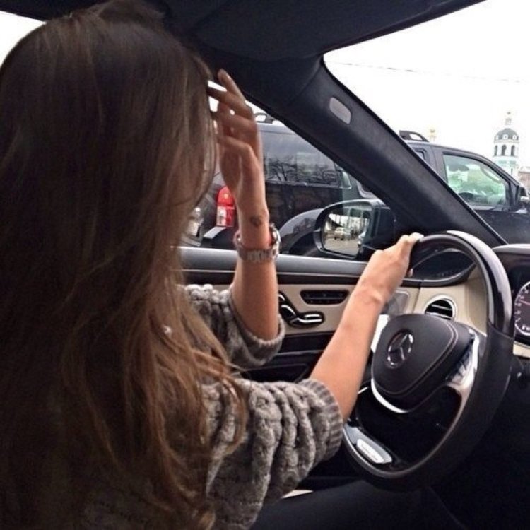 Мерседес для девушки