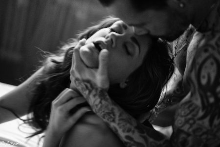 Поцелуй страсть