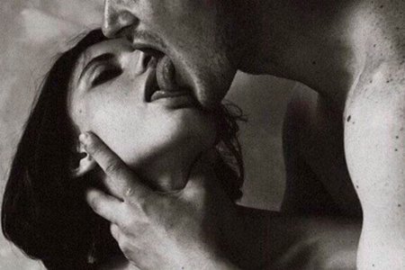 Страсть за шею