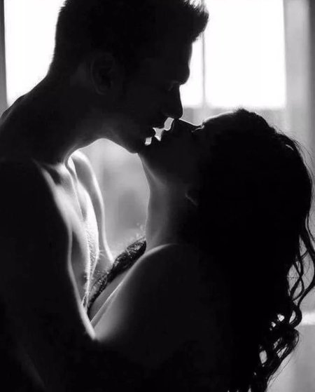 Красивый поцелуй