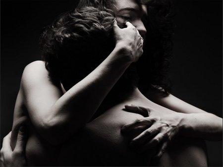 В нежных объятьях