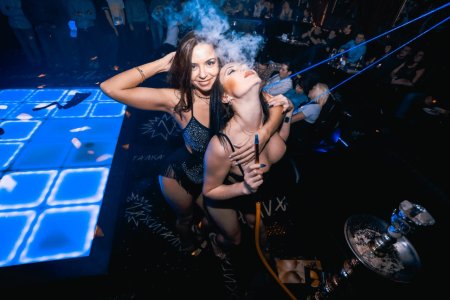 Стриптиз клуб зажигалка