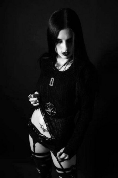 Девушки Блэк металлистки