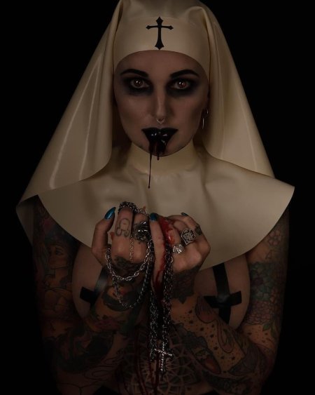 Beatriz Mariana монашка