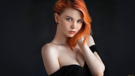 Рыжая девушка портрет