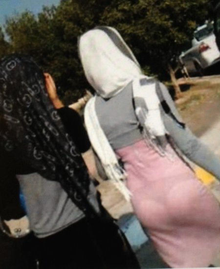 Стрингах девушки хиджабе