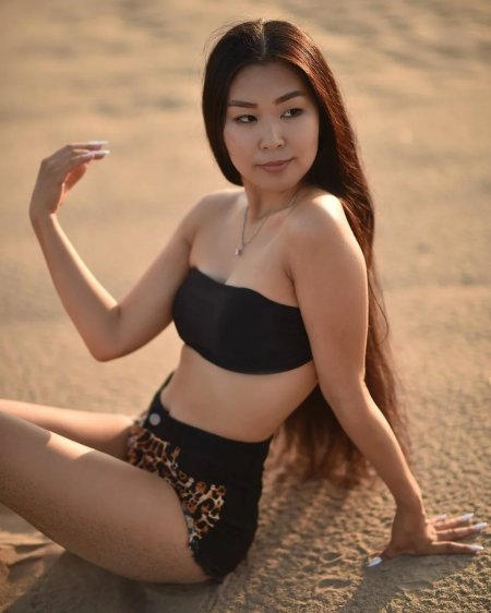 Красивые якутки в купальниках