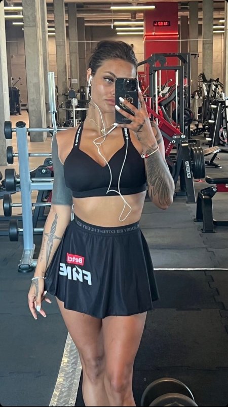 Gracyanne Barbosa muscle