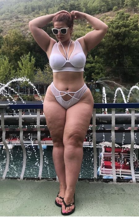 Ioana Chira в купальнике