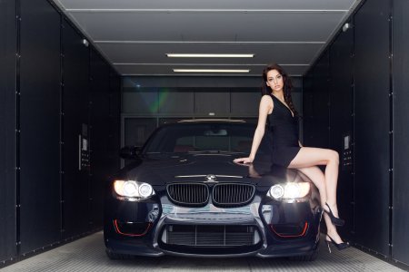 BMW e60 и девушка