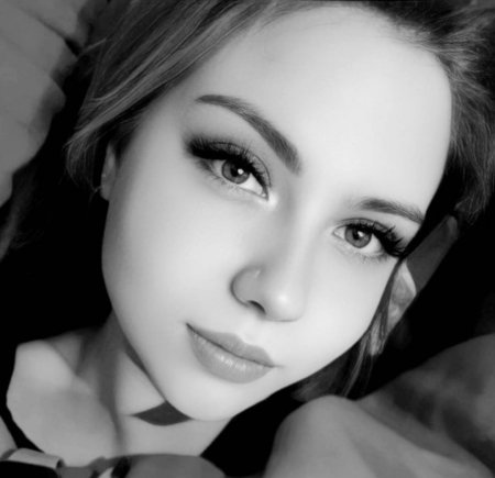 Девушка и женщина