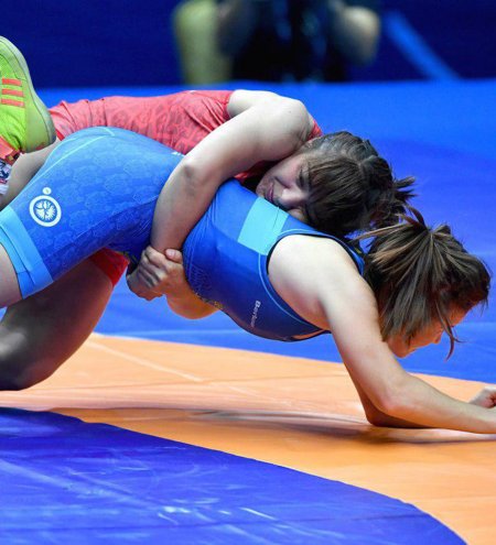 Классическая борьба женщины