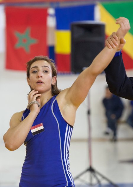 Красивые девушки в борьбе