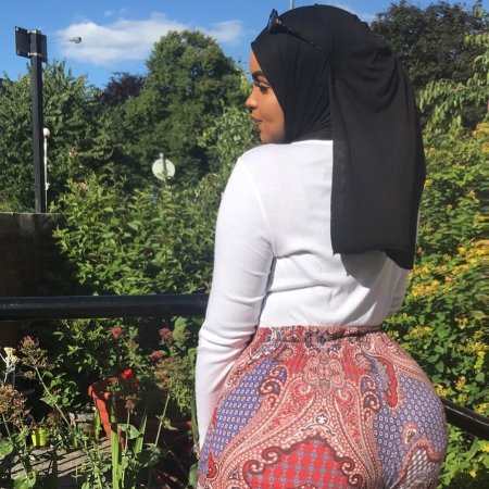 Широкие ягодицы мусульманок